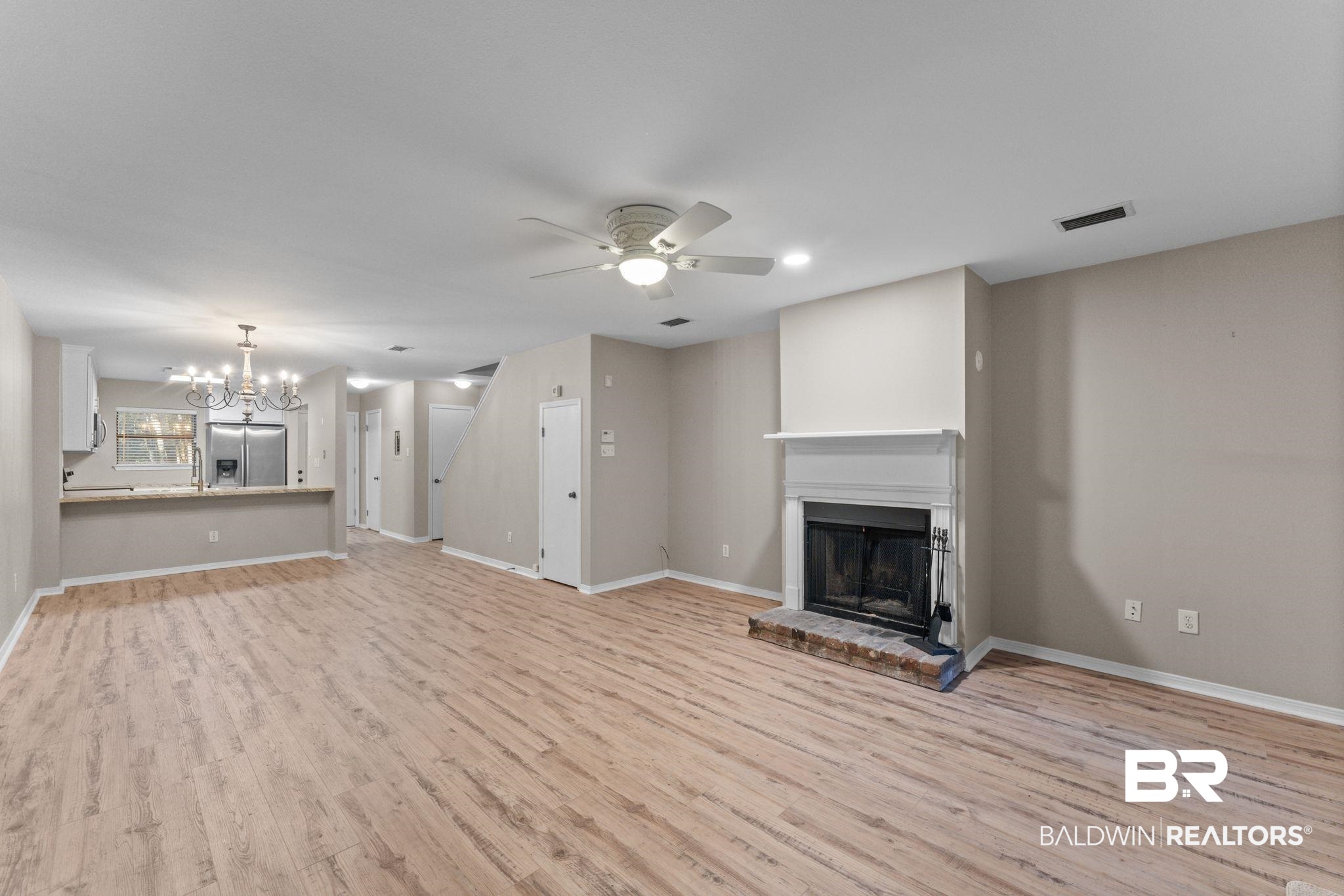9 Summer Oaks Drive