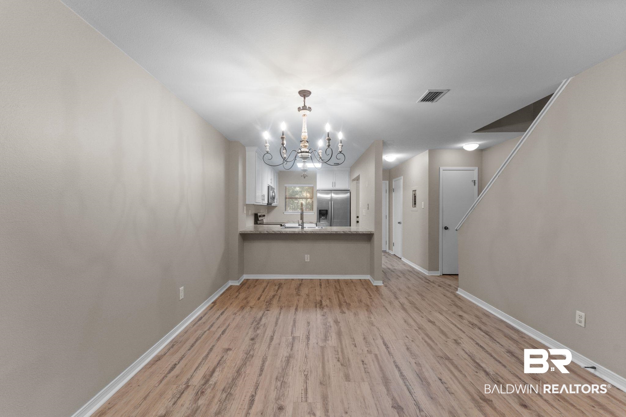 9 Summer Oaks Drive