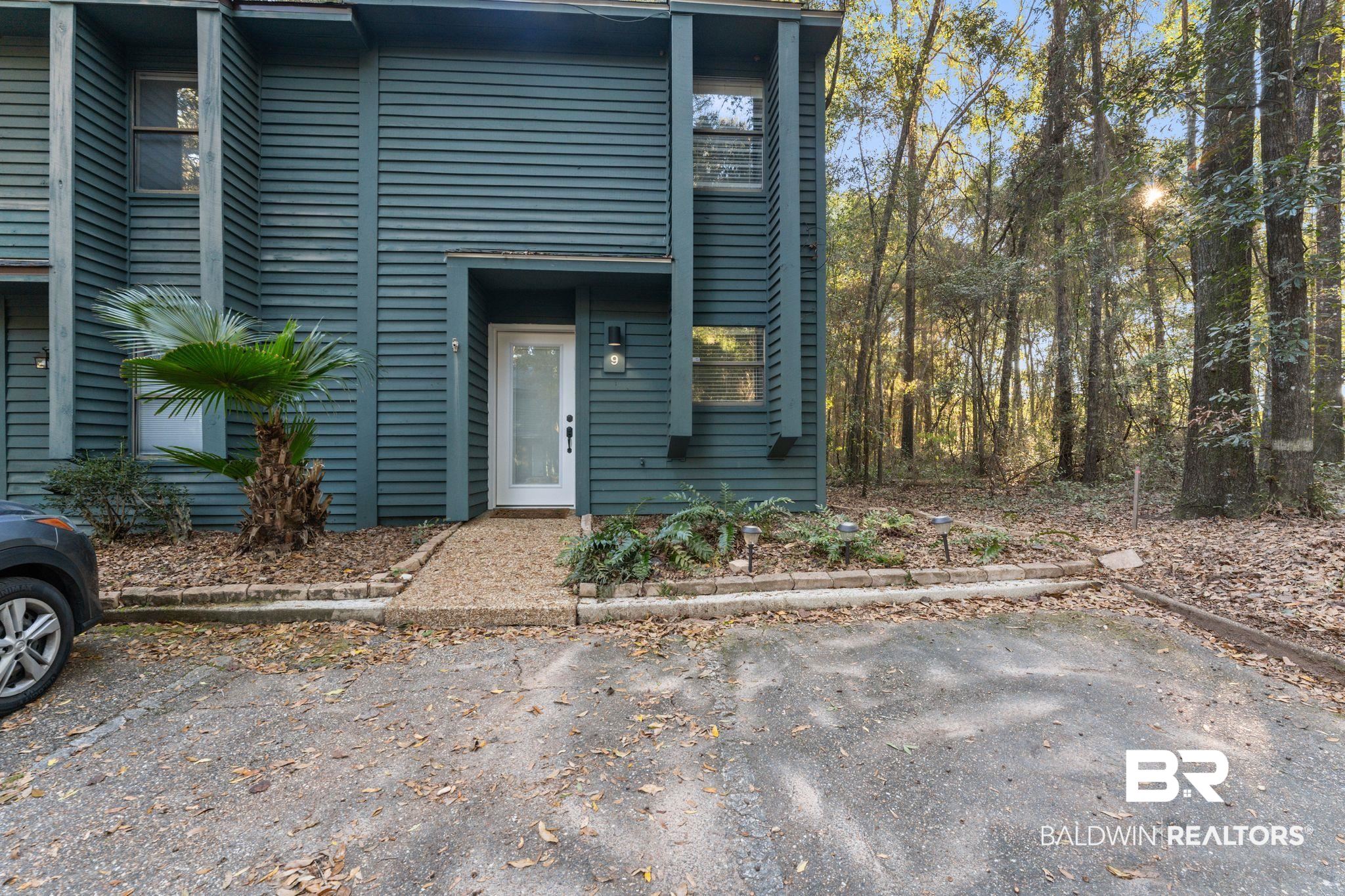 9 Summer Oaks Drive