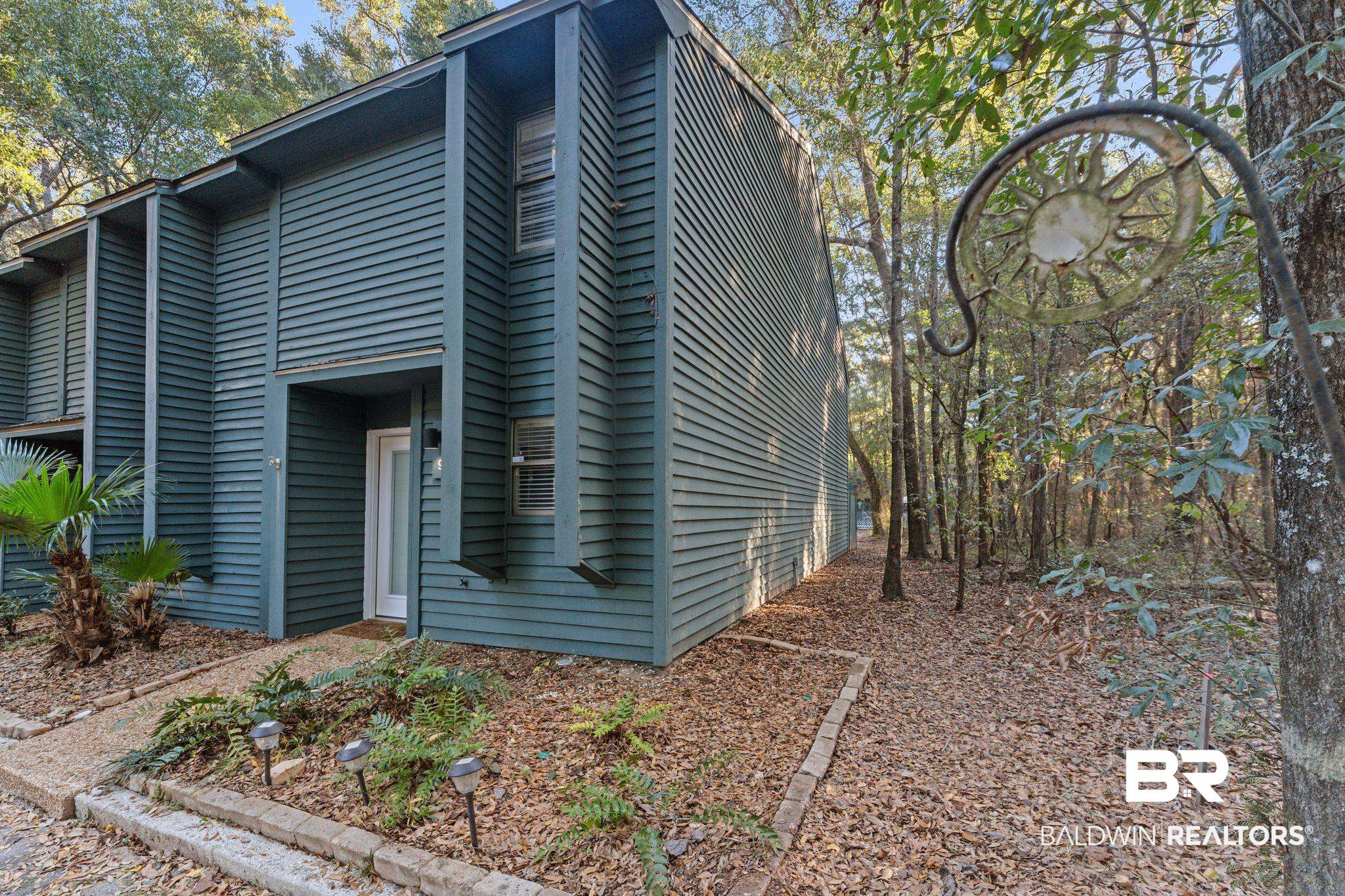 9 Summer Oaks Drive
