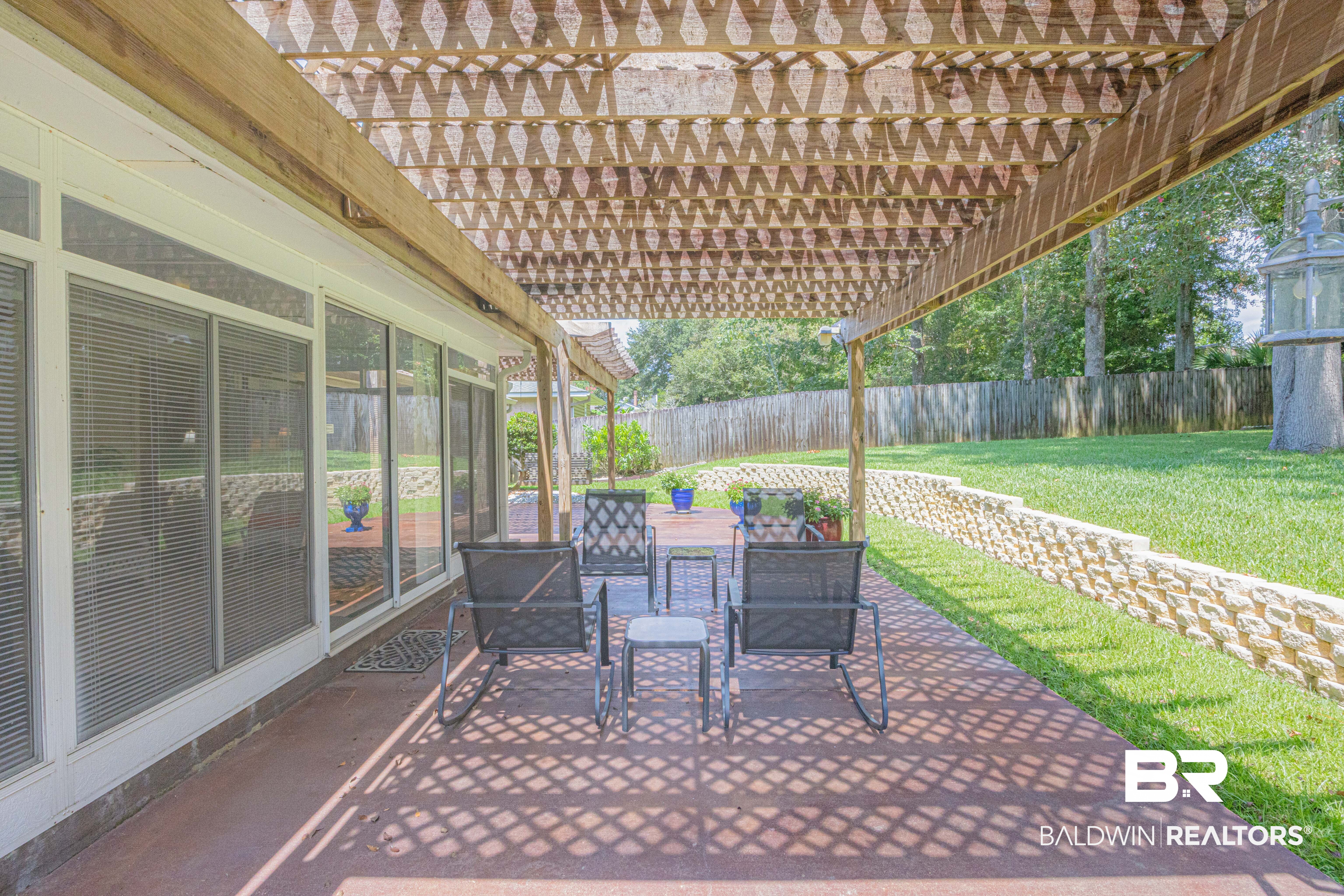 116 Lake Forest Boulevard