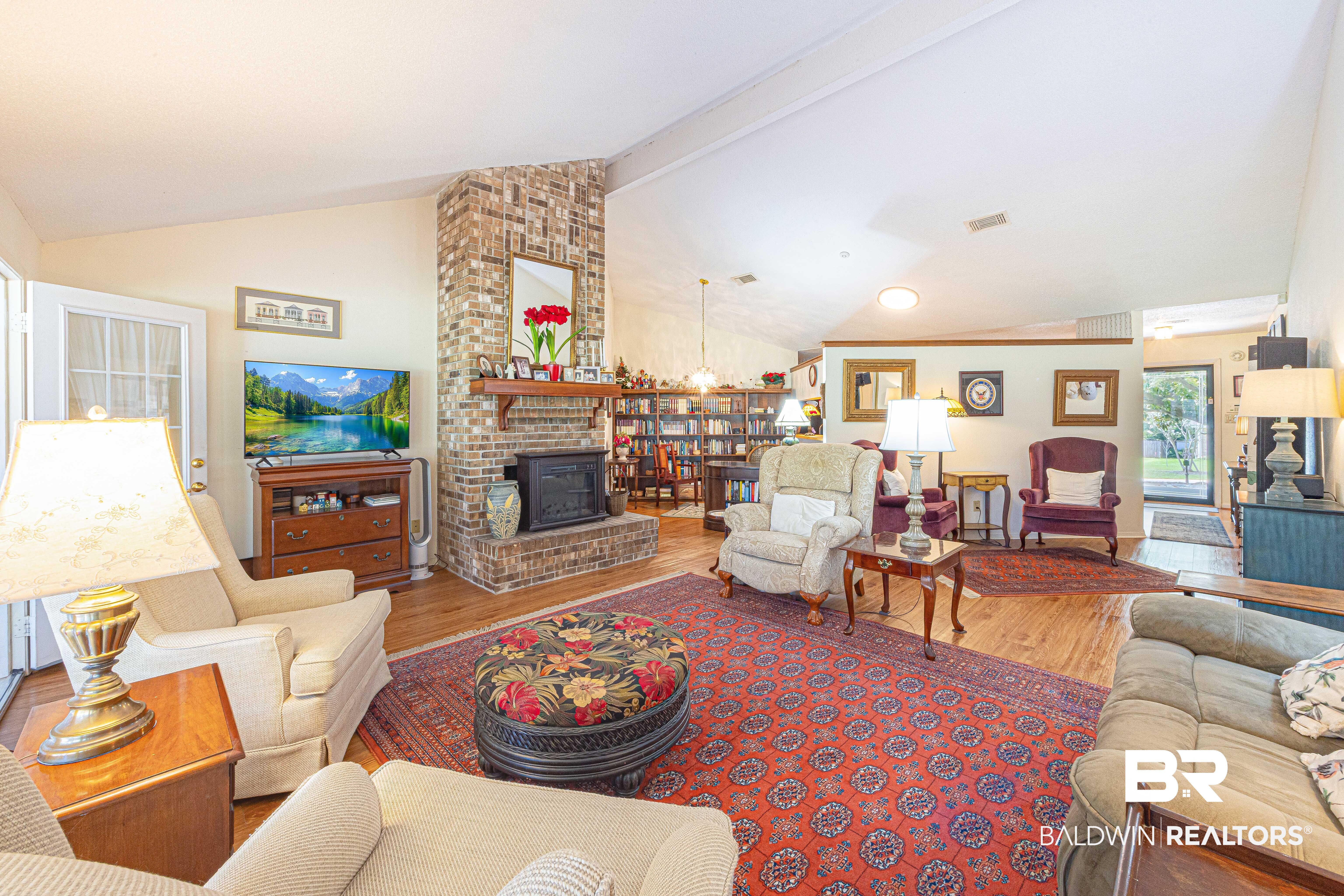 116 Lake Forest Boulevard