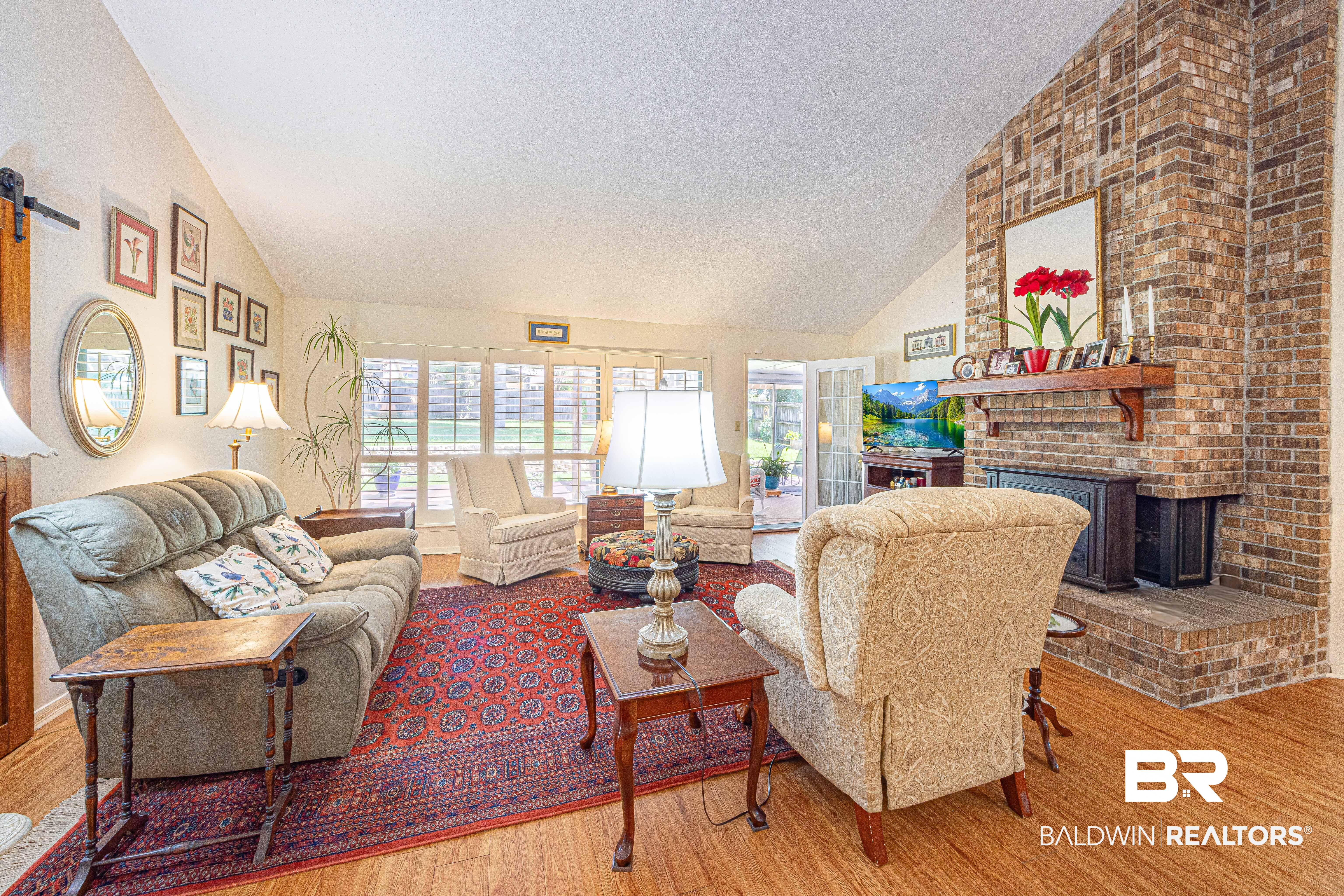 116 Lake Forest Boulevard
