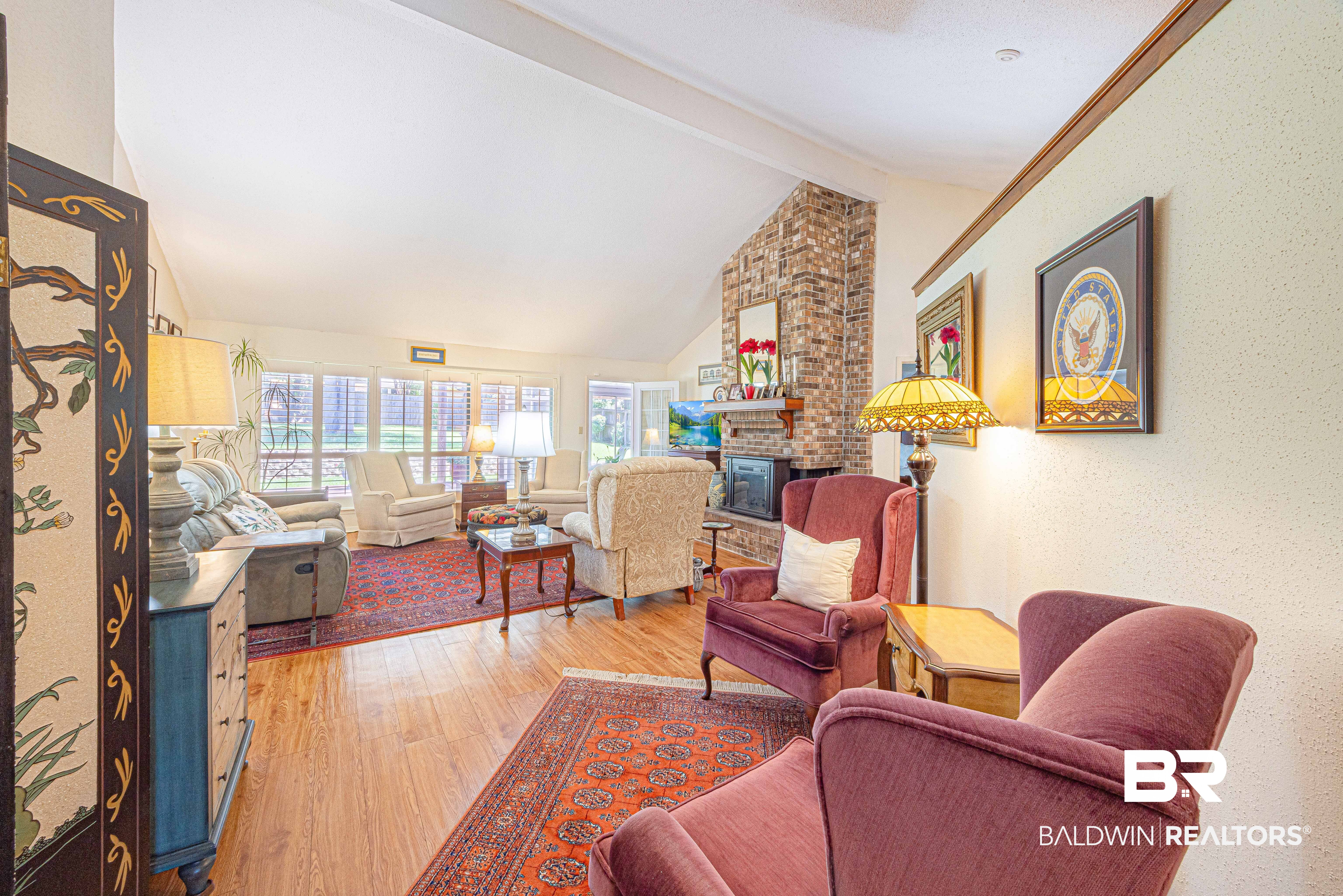 116 Lake Forest Boulevard