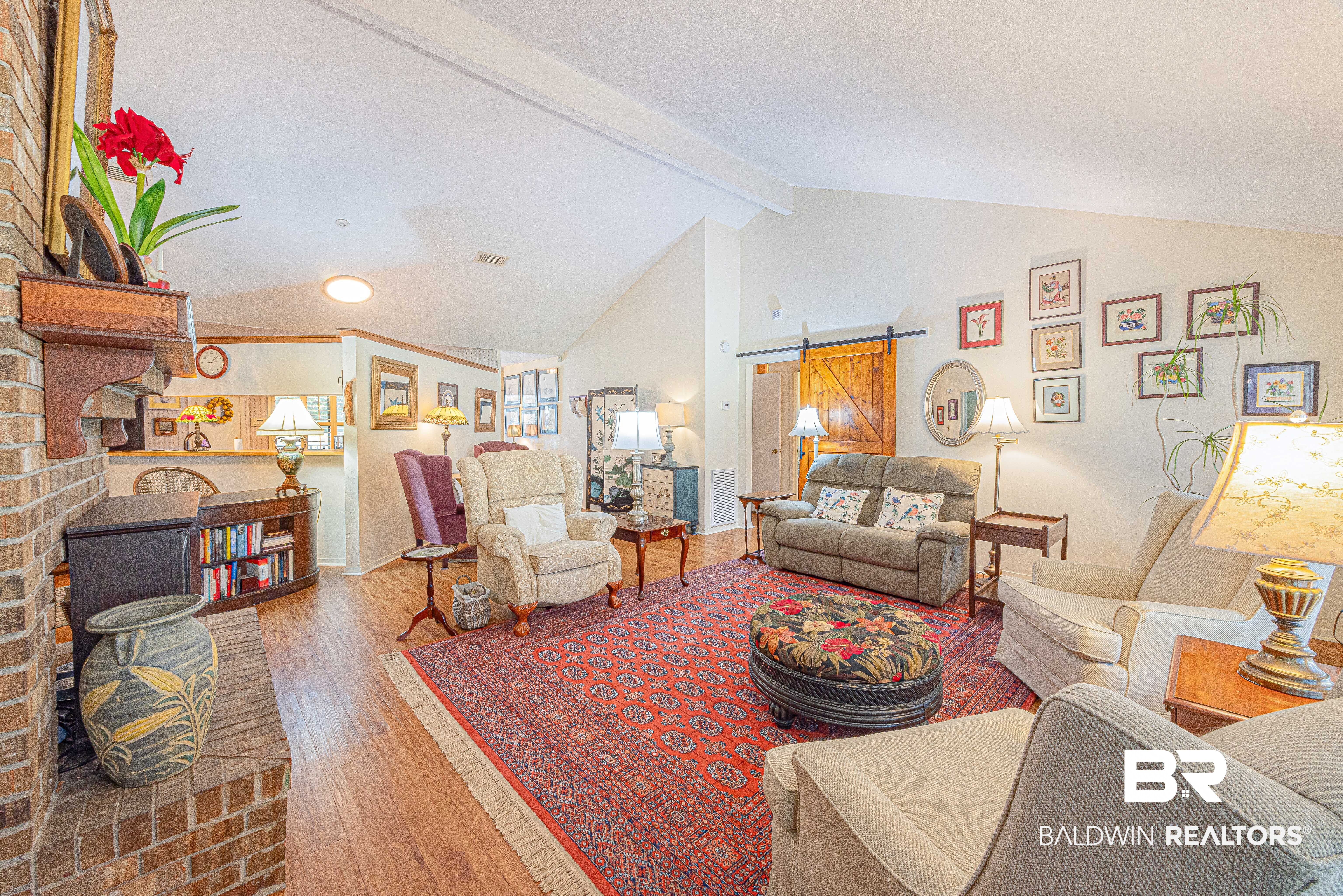 116 Lake Forest Boulevard