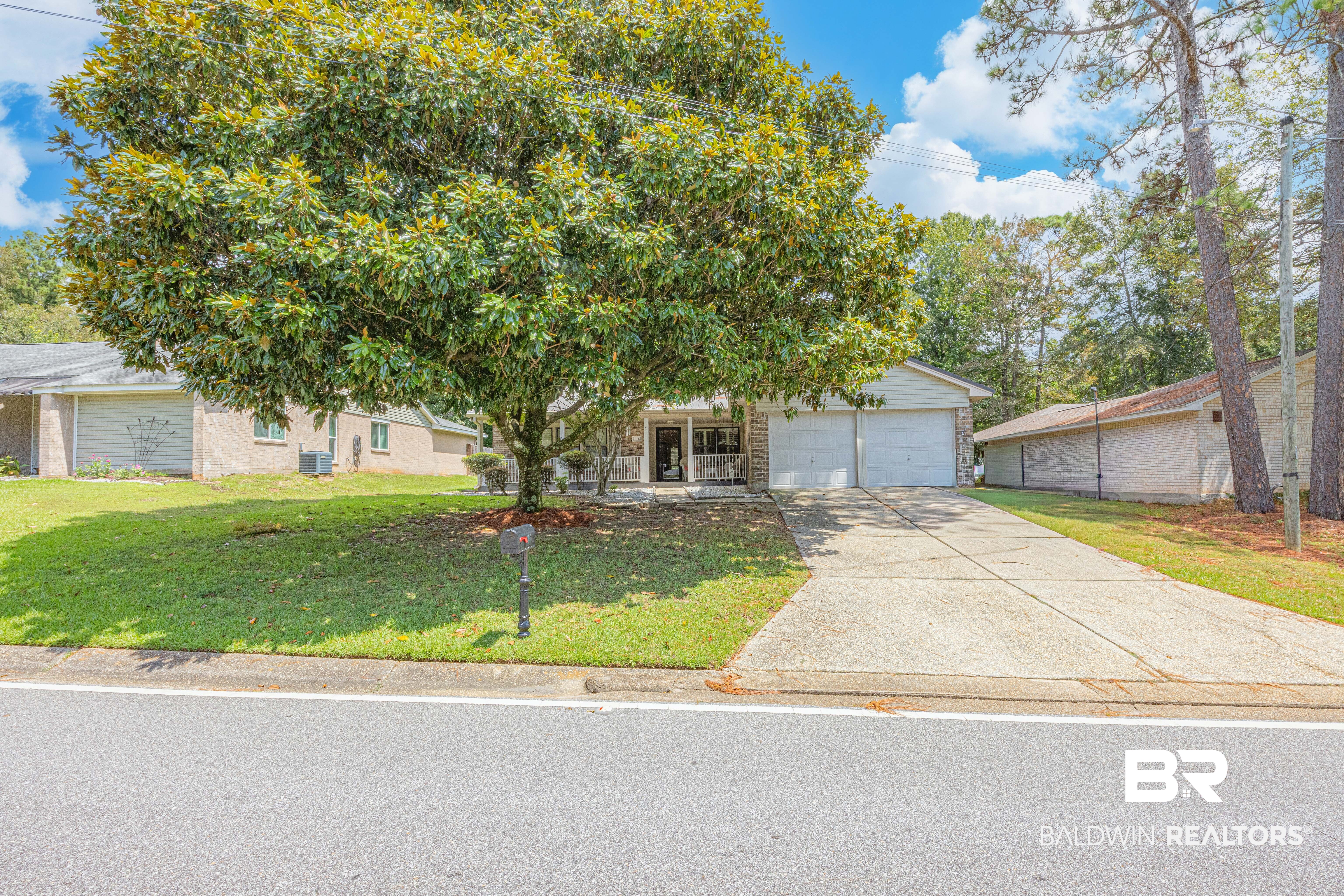 116 Lake Forest Boulevard
