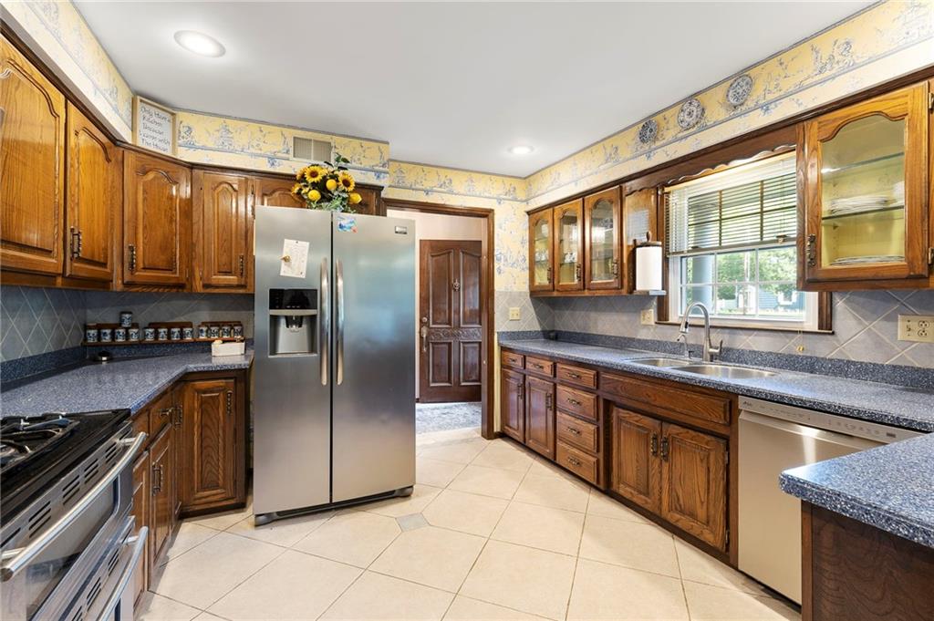 6717 W 69th Street
