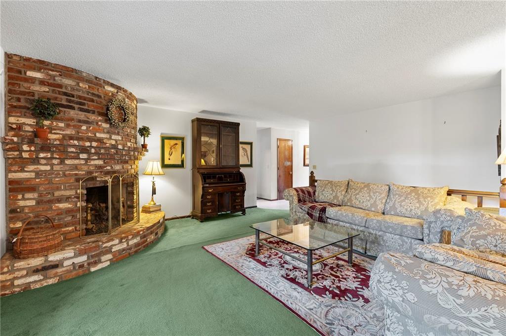 6717 W 69th Street