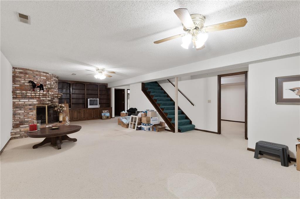 6717 W 69th Street