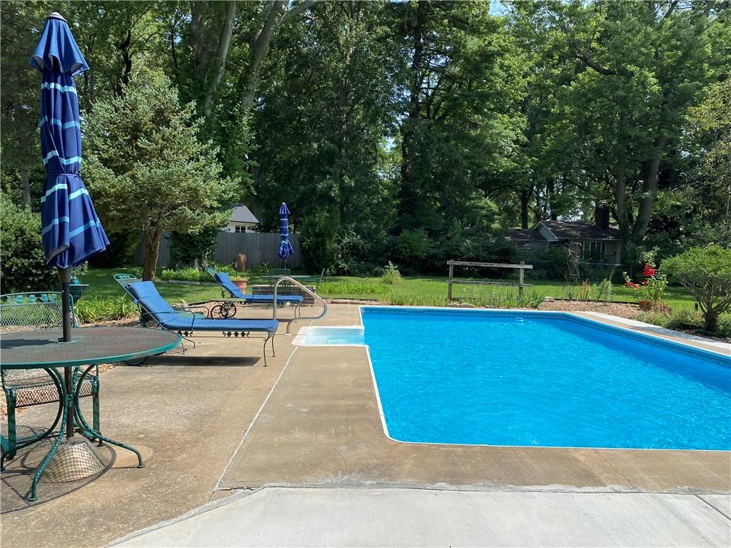 6717 W 69th Street