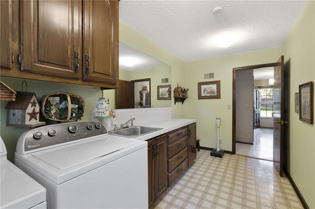 6717 W 69th Street