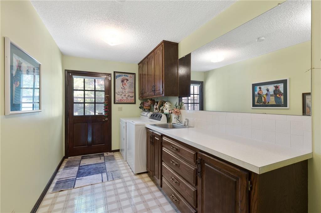 6717 W 69th Street