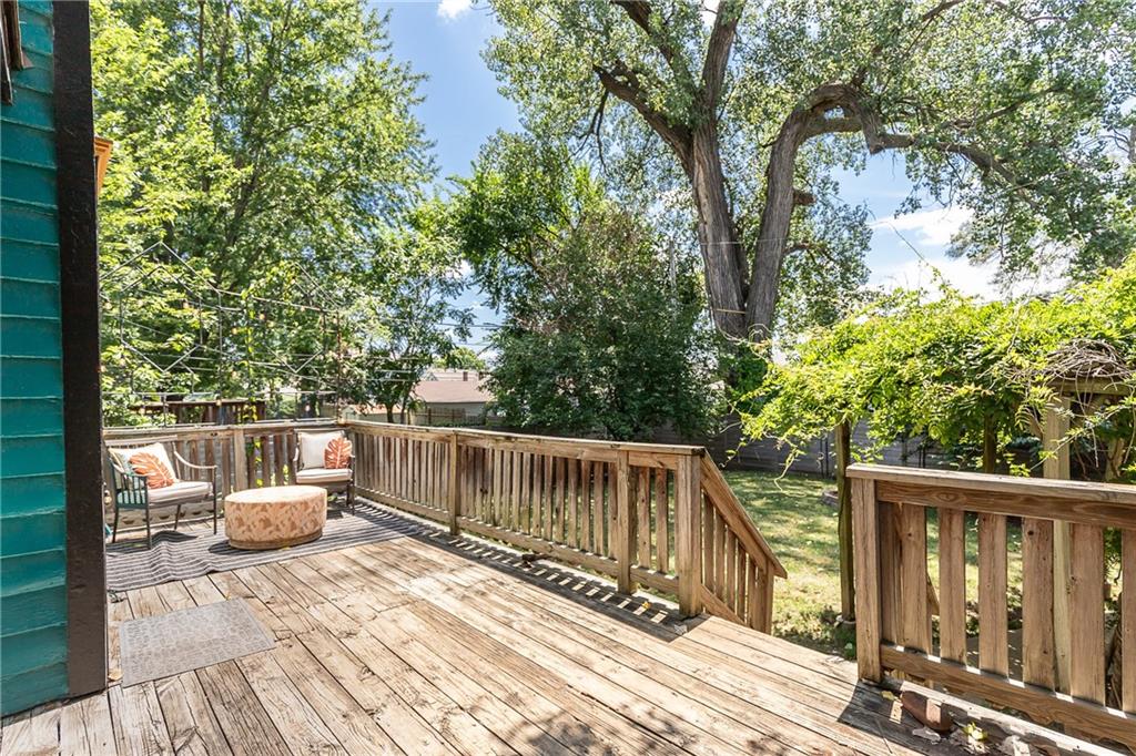 641 W 39TH Terrace