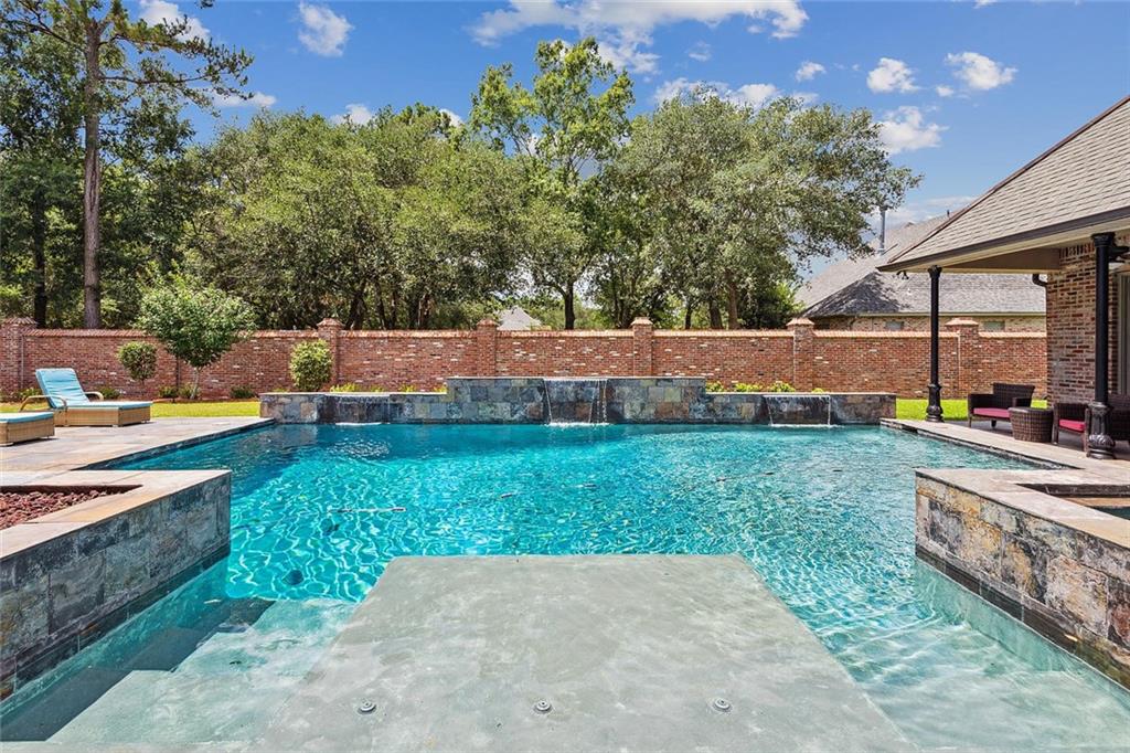 151 WINDERMERE Way