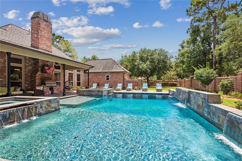 151 WINDERMERE Way