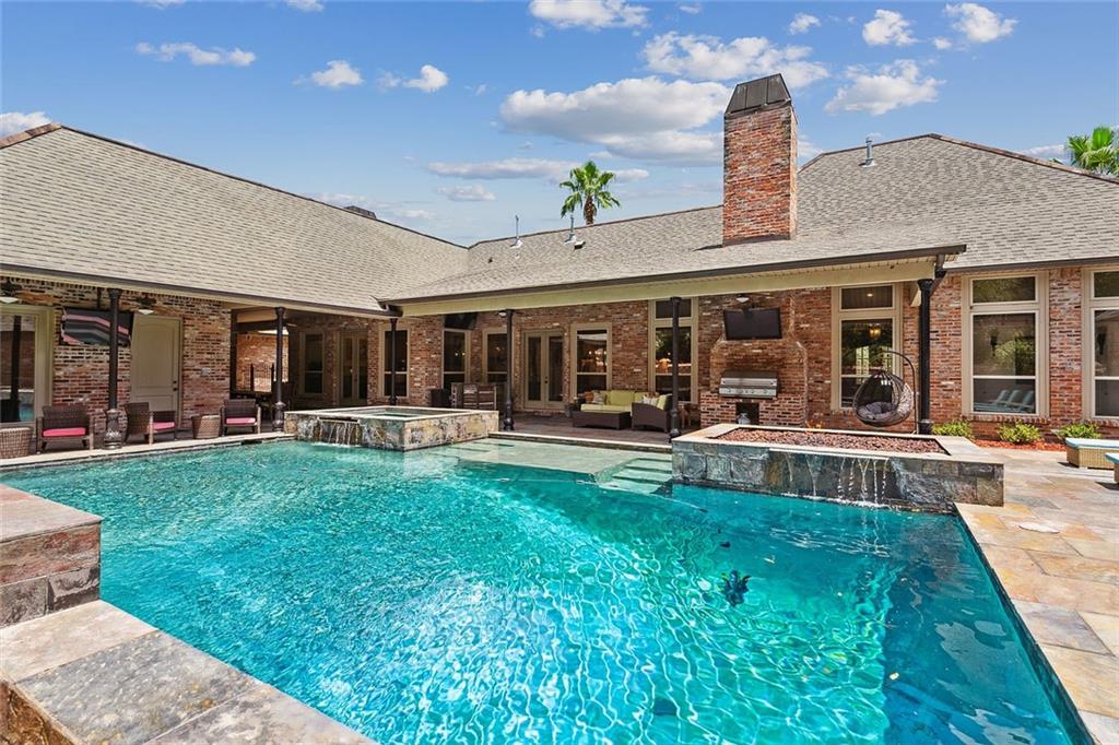 151 WINDERMERE Way