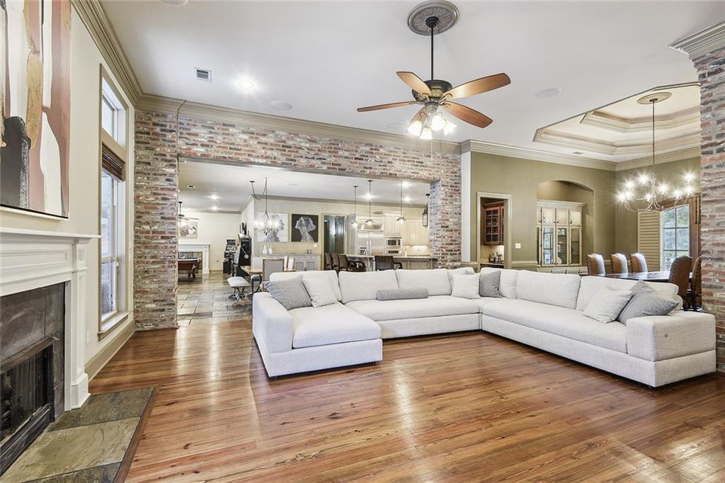 151 WINDERMERE Way