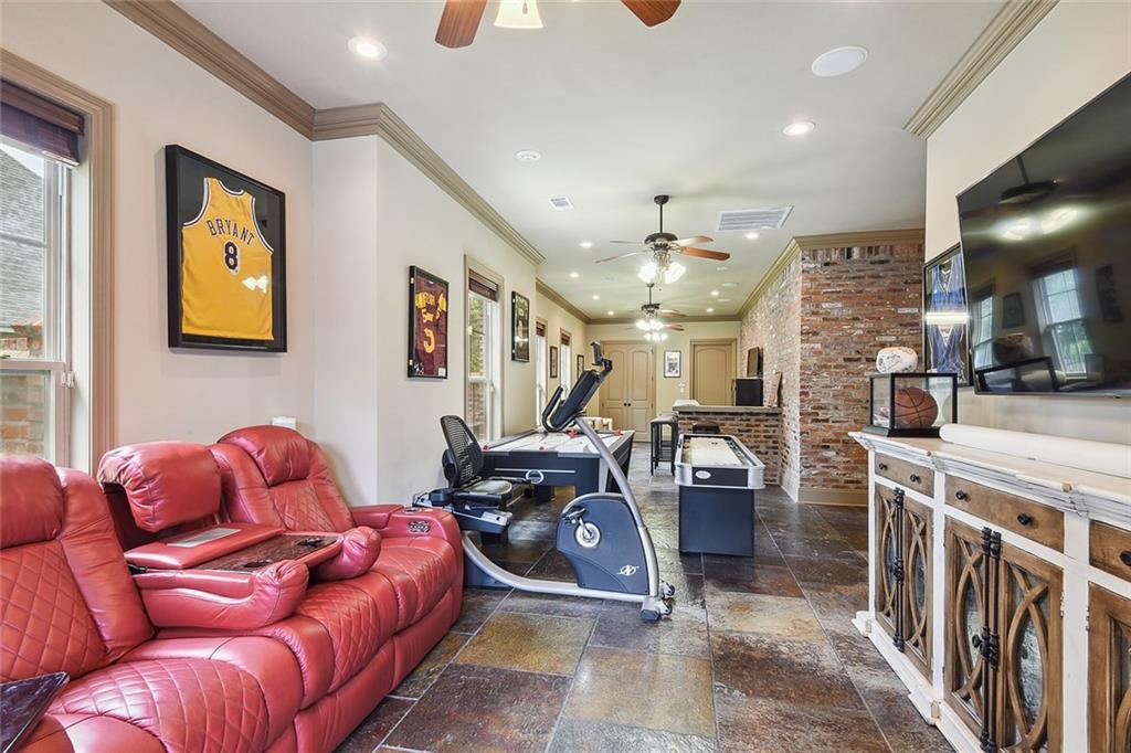 151 WINDERMERE Way