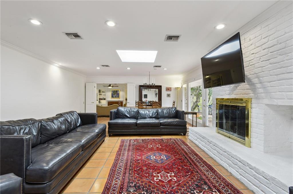 3 VIOLET Drive