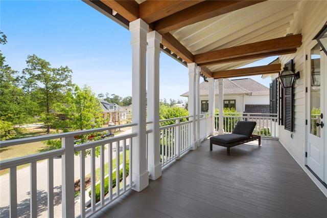 856 CHRETIEN POINT Avenue