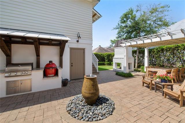 856 CHRETIEN POINT Avenue