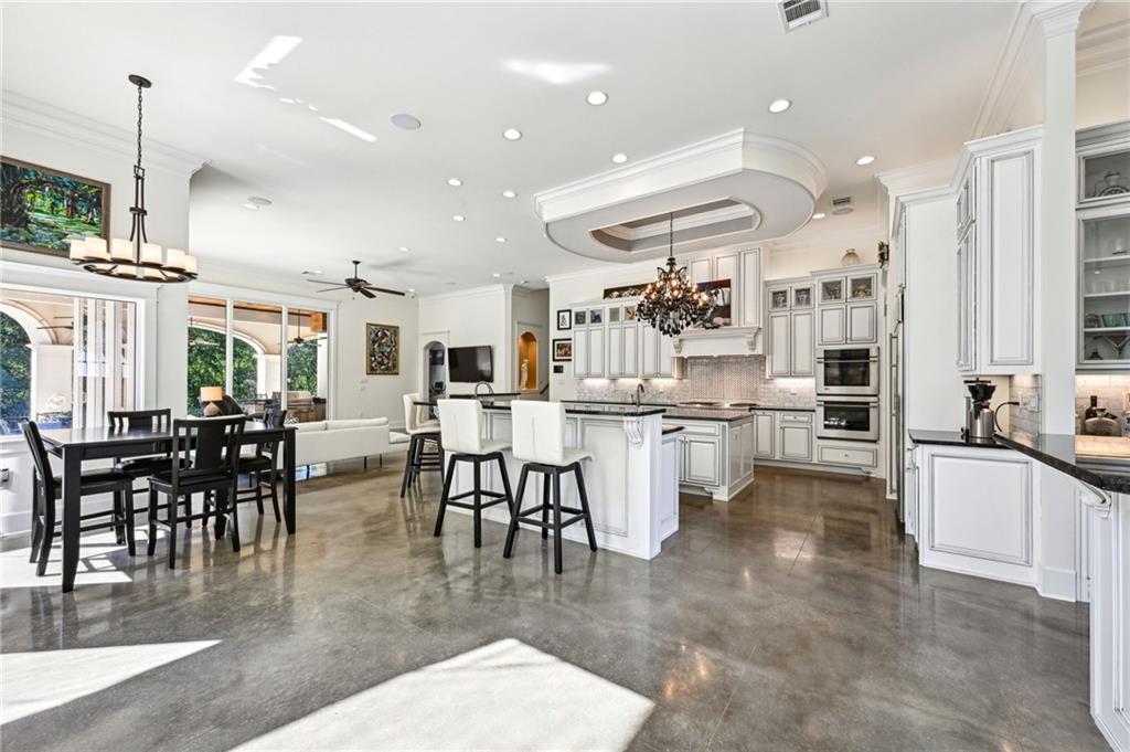 526 NORTHWOODS Drive