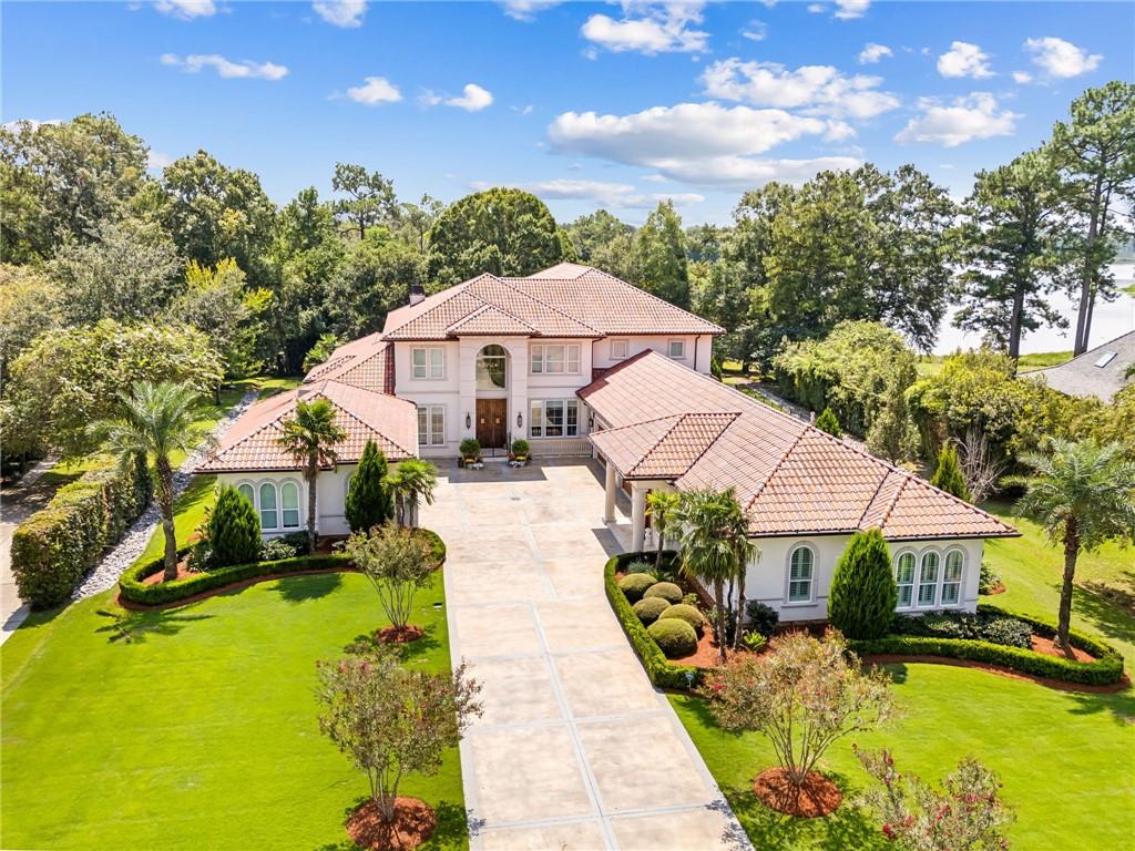 526 NORTHWOODS Drive