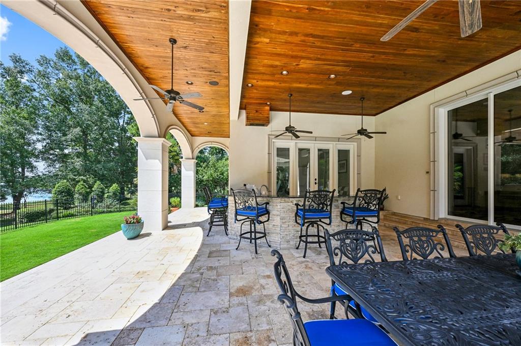 526 NORTHWOODS Drive