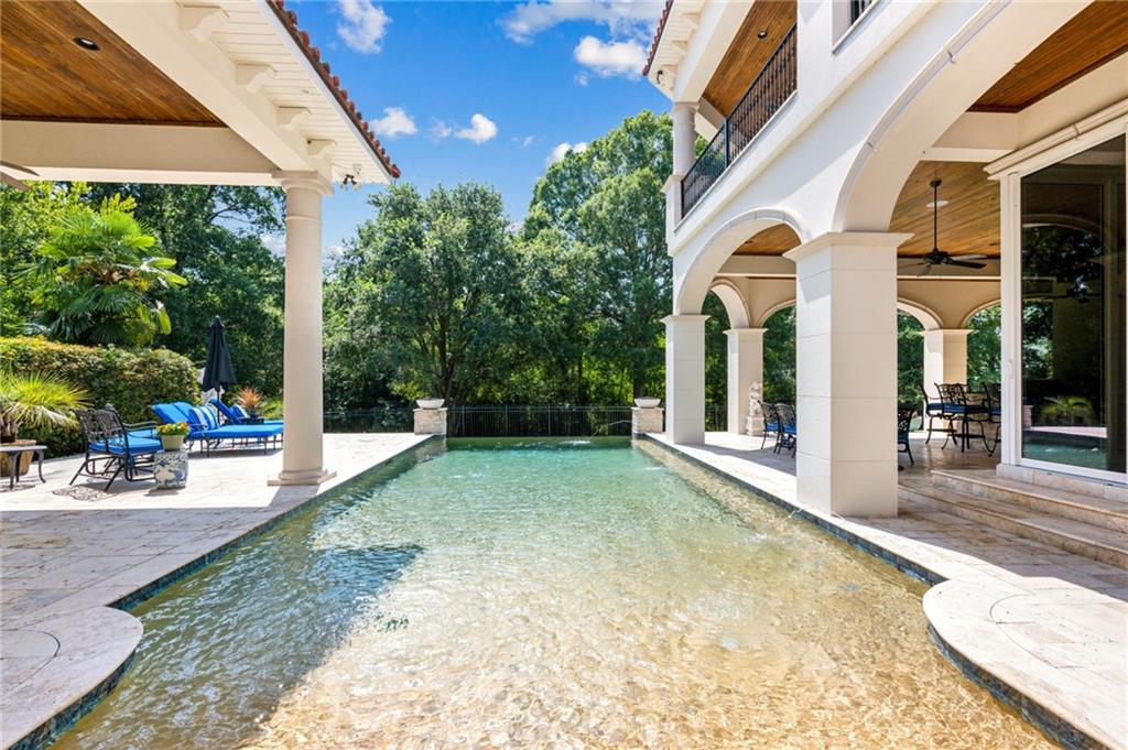 526 NORTHWOODS Drive
