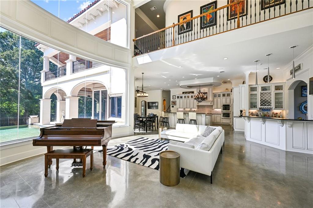526 NORTHWOODS Drive