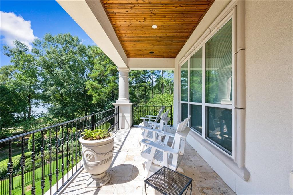 526 NORTHWOODS Drive