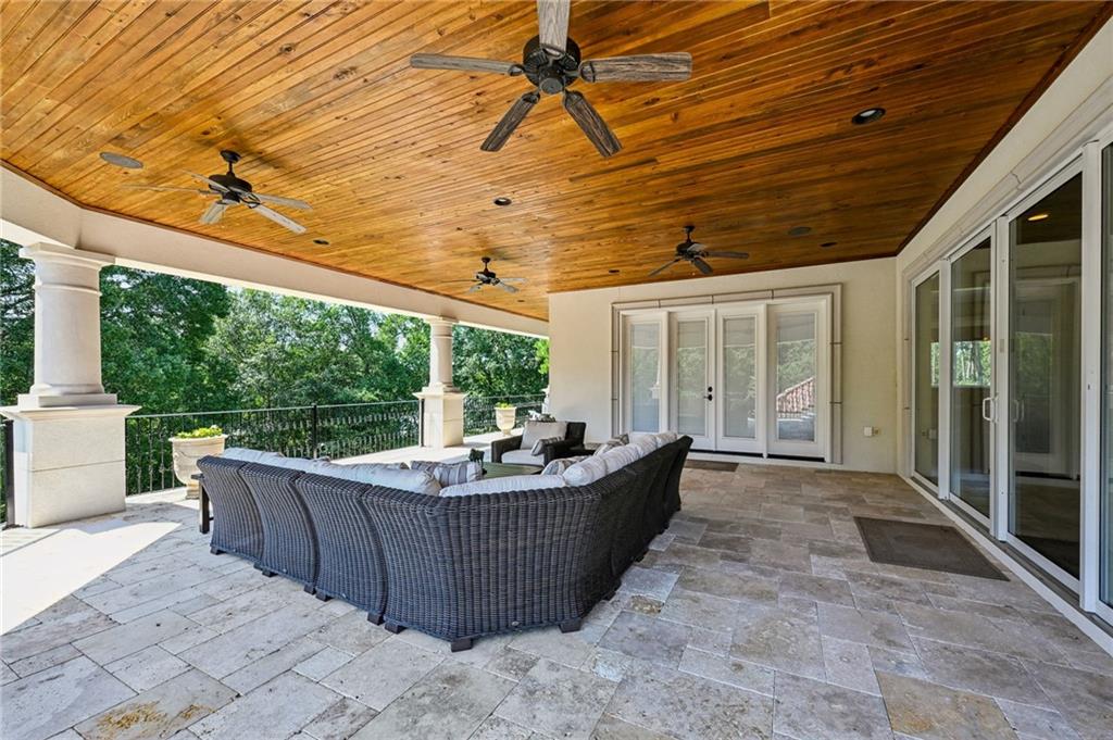 526 NORTHWOODS Drive