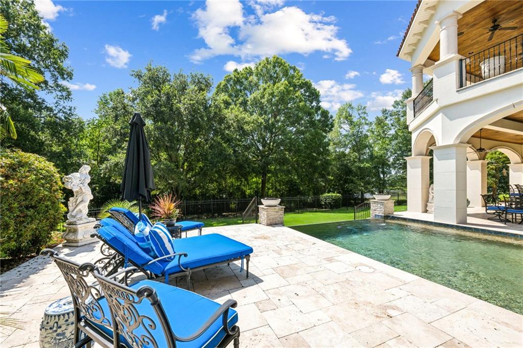 526 NORTHWOODS Drive