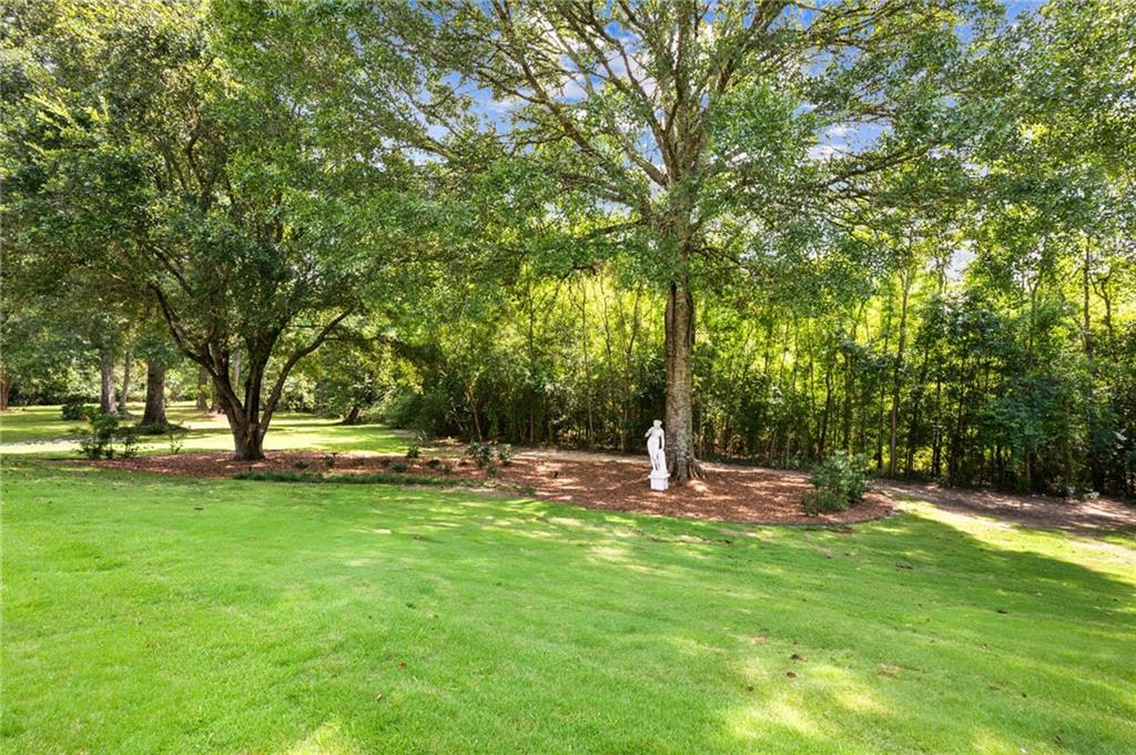 526 NORTHWOODS Drive