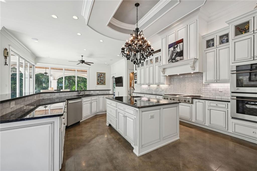 526 NORTHWOODS Drive