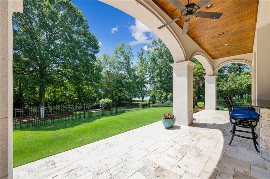526 NORTHWOODS Drive