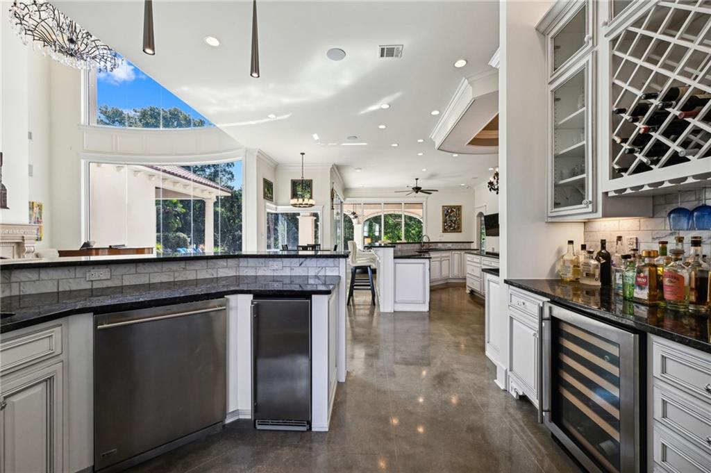 526 NORTHWOODS Drive