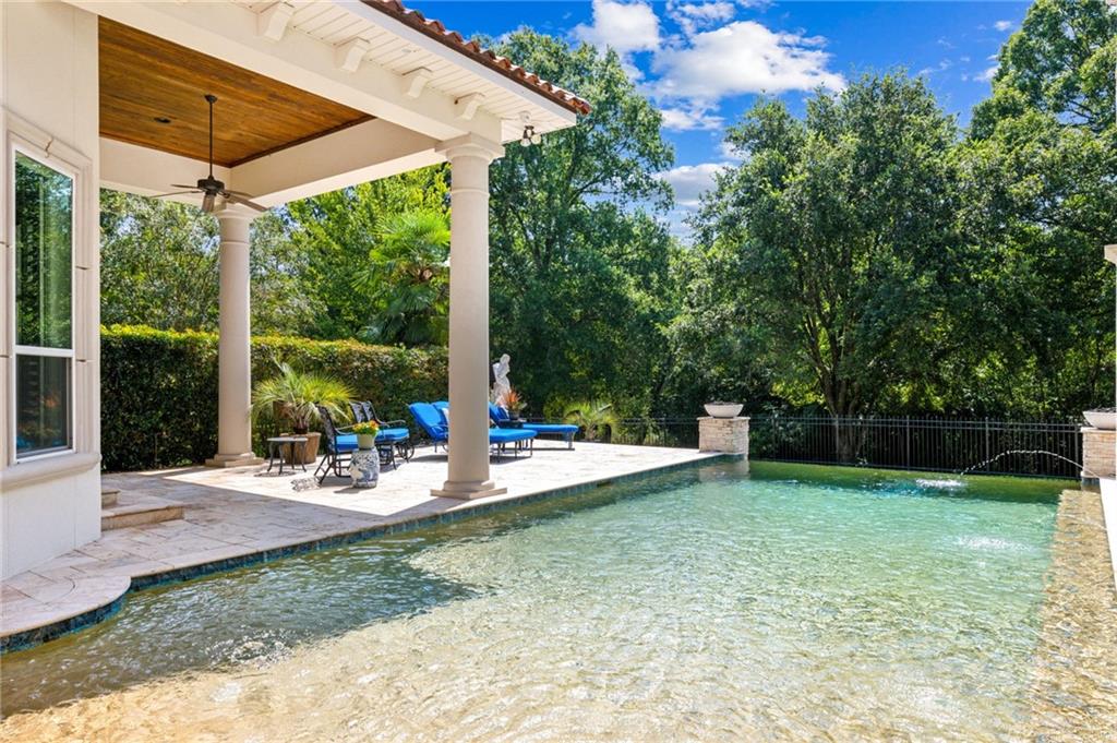 526 NORTHWOODS Drive