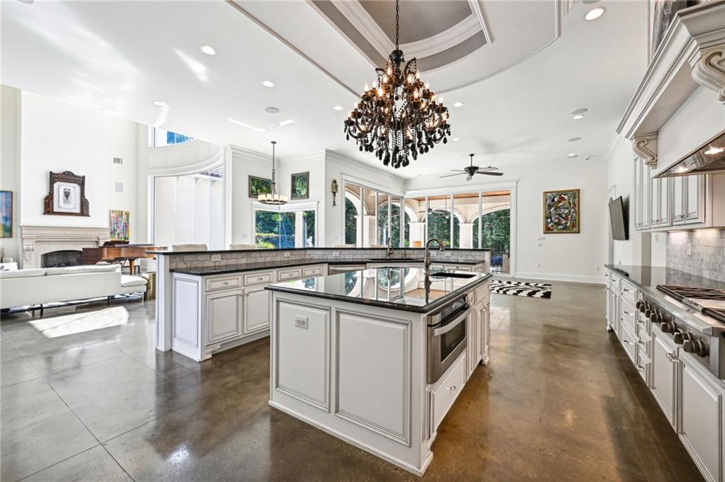 526 NORTHWOODS Drive