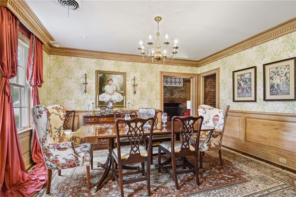 32 OAKLAWN Drive