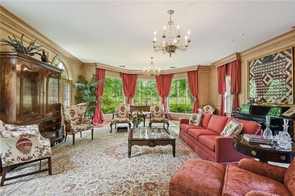 32 OAKLAWN Drive