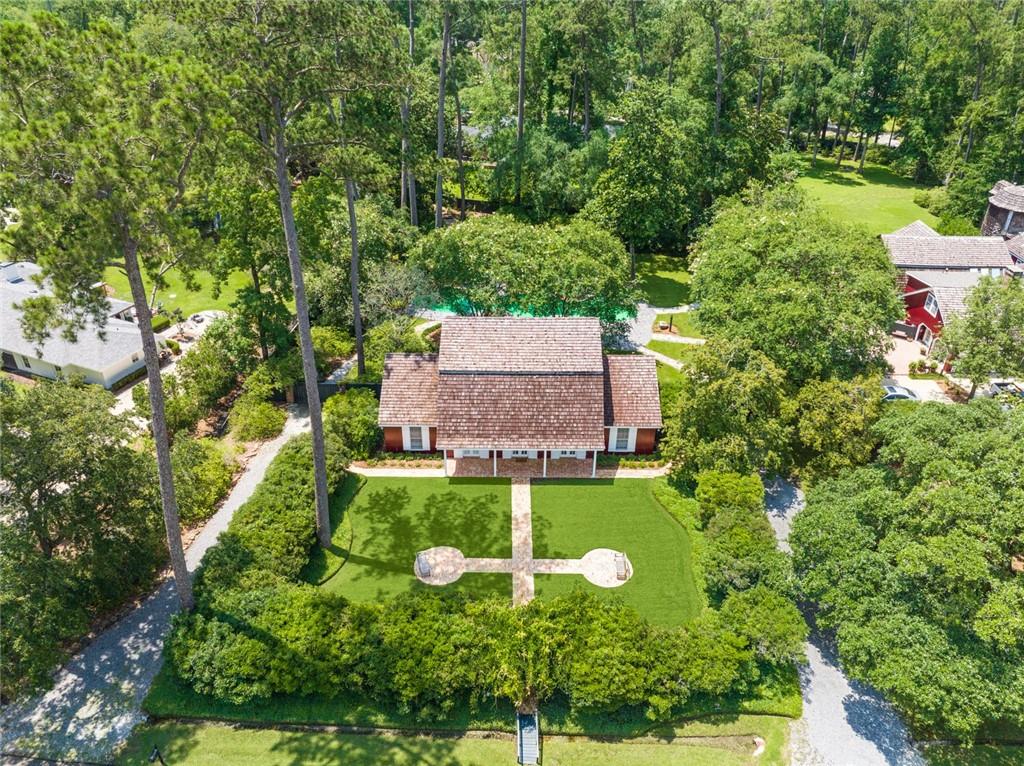 32 OAKLAWN Drive