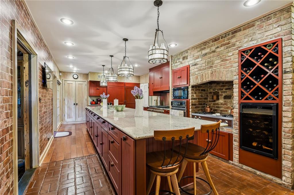 32 OAKLAWN Drive