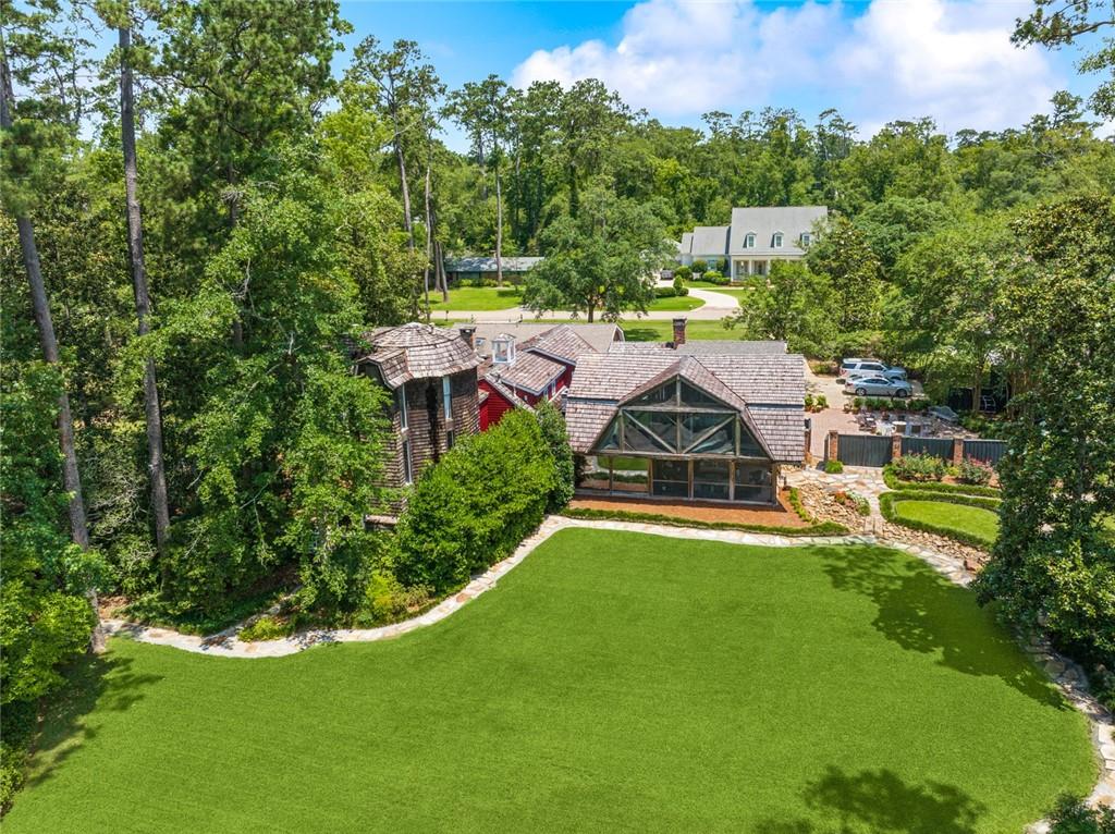 32 OAKLAWN Drive
