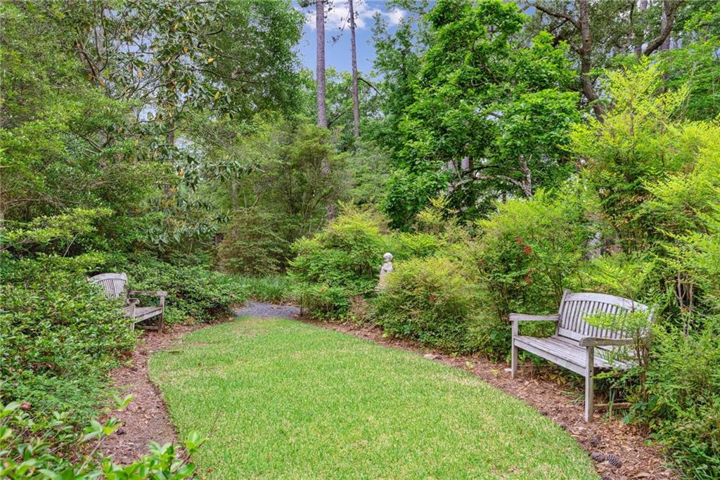 32 OAKLAWN Drive