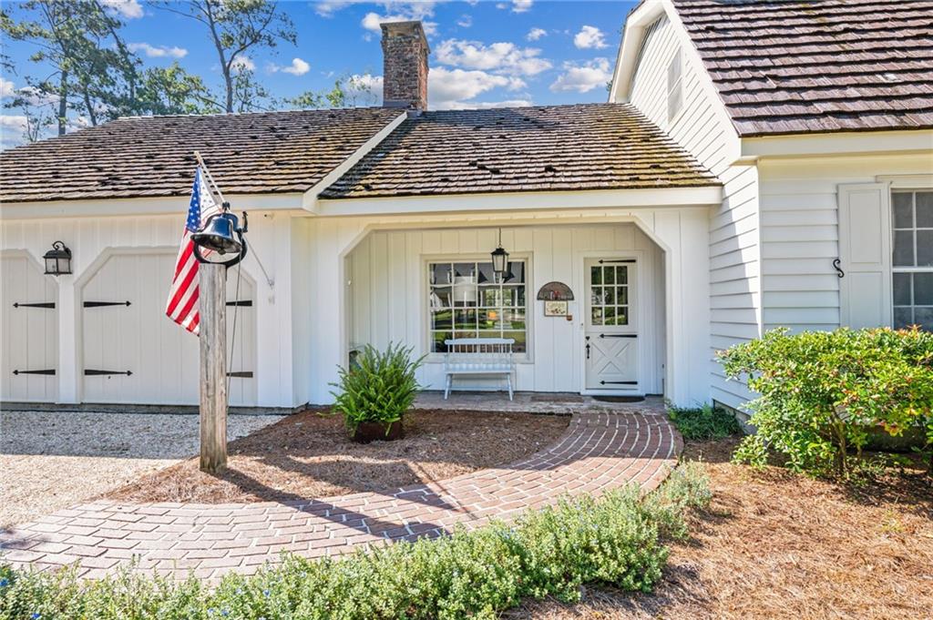 32 OAKLAWN Drive