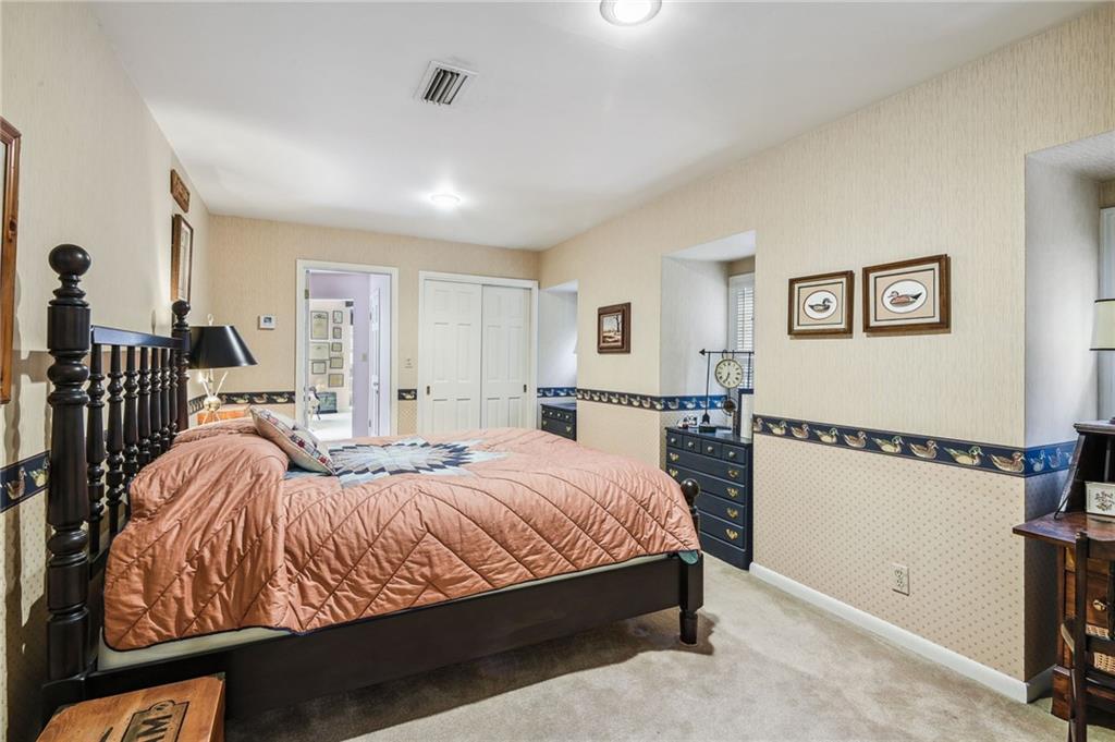 32 OAKLAWN Drive