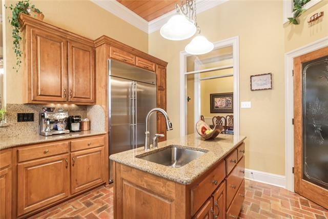 301 SHADY VIEW Lane