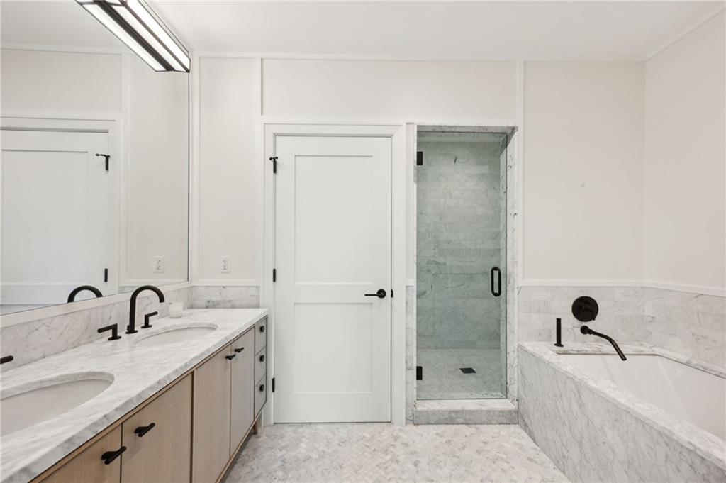 1001 JULIA Street 14E