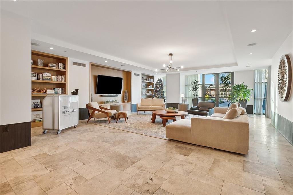 1001 JULIA Street 14E